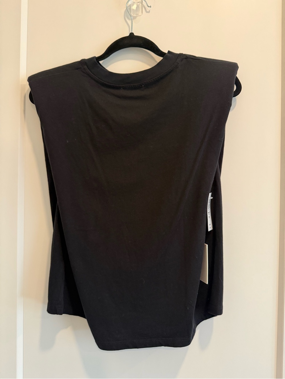 NWT Aritzia Babaton Black Padded Shoulder Muscle Tank Top 100% Cotton - Size XS - Picture 5 of 6
